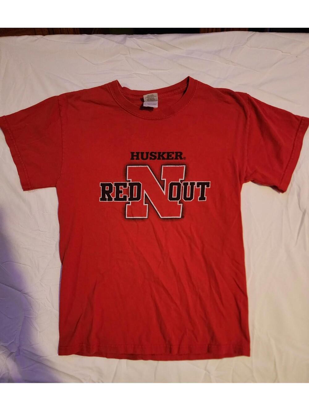 Nebraska CornHuskers Mens Small Husker T Shirt. Fair Condition